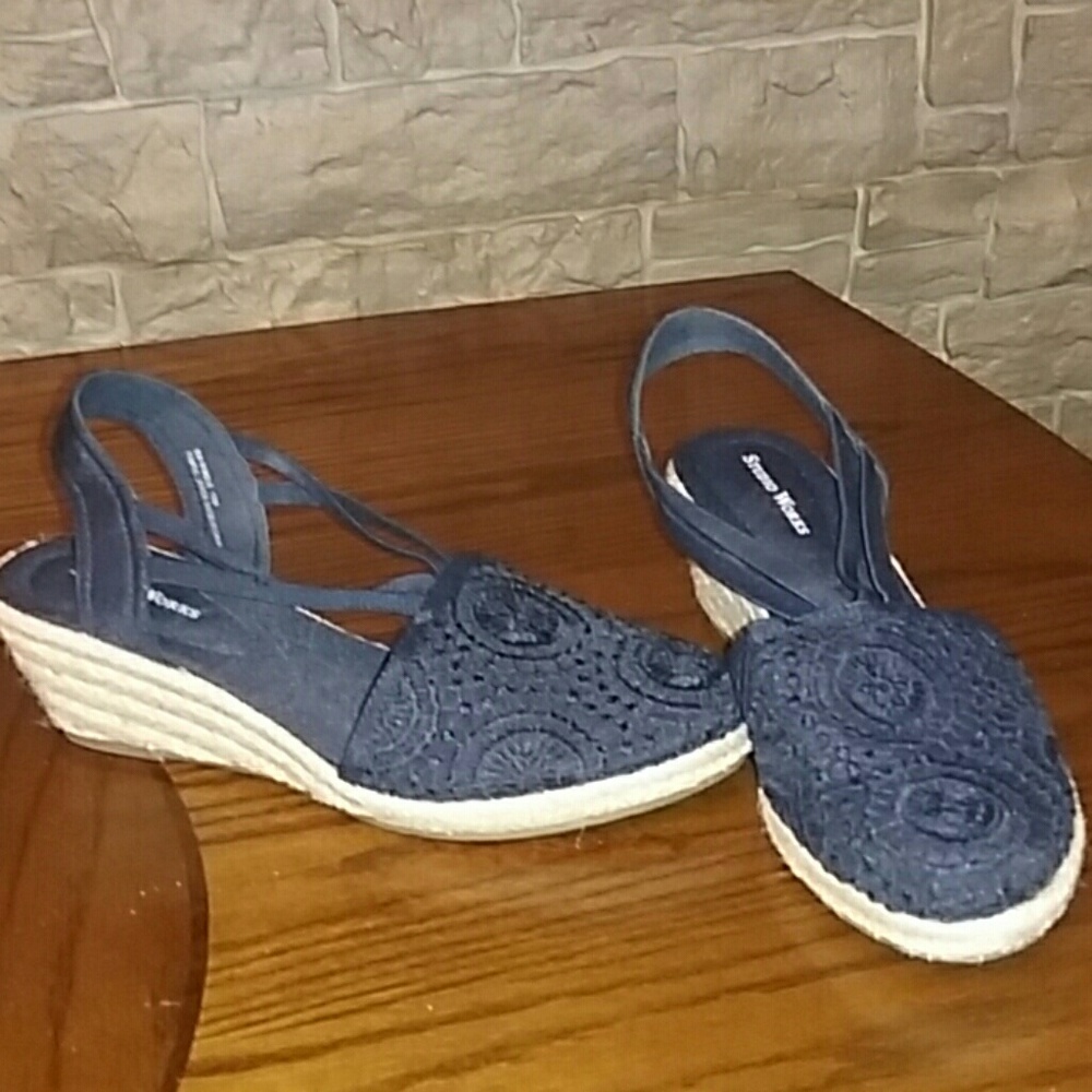 Navy wedge shoes